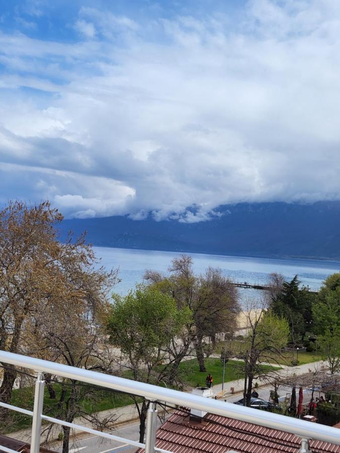 Guesthouse Bimbli Pogradec Exterior photo